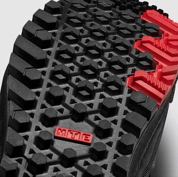 Women's VANS Sk8-Hi GORE-TEX MTE 'Blackout' - Picture 10 of 16